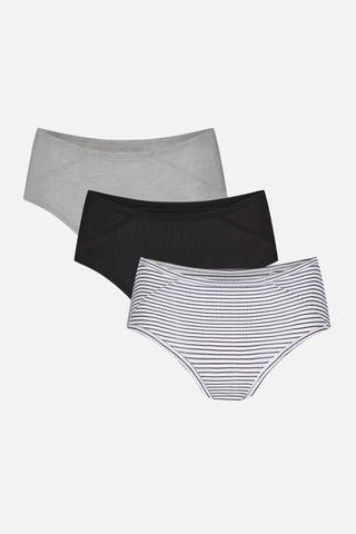 Detail view of Whipped Boy Short in Weekender (Pack) for sizer