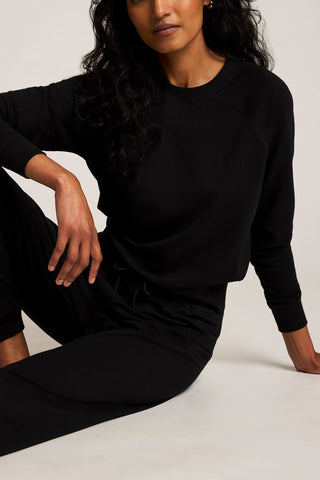 Detail view of Club Crew in Black for sizer