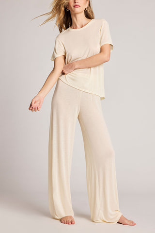 Detail view of Fino Featherweight Cashmere Track Pant in Cream for sizer