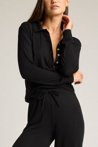 Detail view of Fino Featherweight Cashmere Polo in Black for sizer