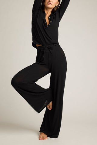 Detail view of Fino Featherweight Cashmere Track Pant in Black for sizer